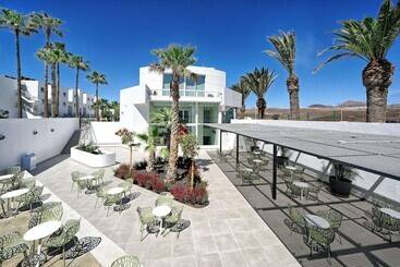 هتل Aequora Lanzarote Suites