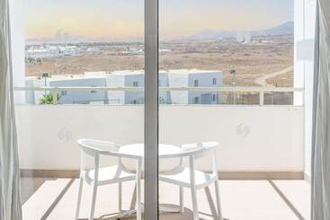 هتل Aequora Lanzarote Suites