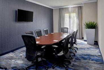 هتل Fairfield Inn & Suites By Marriott Gainesville