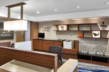 هتل Fairfield Inn & Suites By Marriott Gainesville