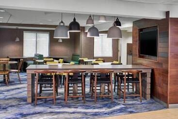 هتل Fairfield Inn & Suites By Marriott Gainesville
