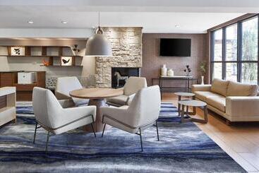 هتل Fairfield Inn & Suites By Marriott Gainesville