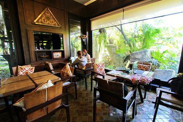 هتل The Balcony Chiang Mai Village