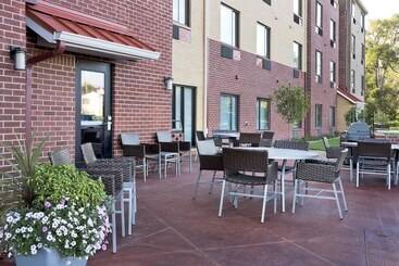 هتل Towneplace Suites By Marriott Dodge City