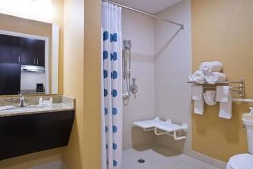 هتل Towneplace Suites By Marriott Dodge City