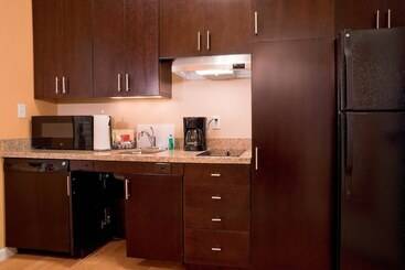 هتل Towneplace Suites By Marriott Dodge City