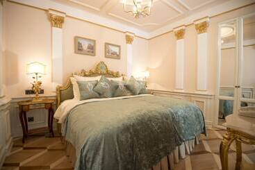 هتل Trezzini Palace Boutique