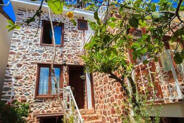 Lemon Villa Hotel   Adult Only