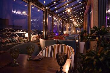 Paris Hotel Yerevan