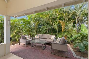 Attractive Villa In Resort