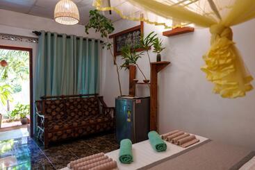 تختخواب و صبحانه Green Orange Villa