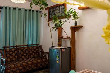 تختخواب و صبحانه Green Orange Villa
