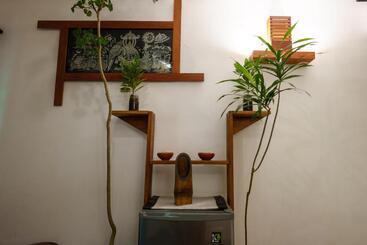 تختخواب و صبحانه Green Orange Villa