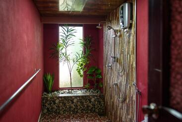 تختخواب و صبحانه Green Orange Villa