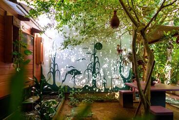 تختخواب و صبحانه Green Orange Villa