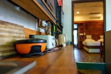 تختخواب و صبحانه Green Orange Villa