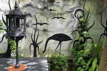 تختخواب و صبحانه Green Orange Villa