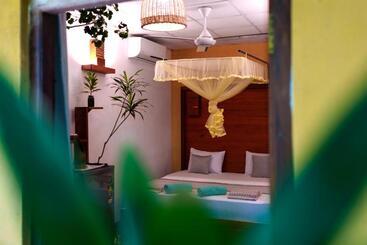 تختخواب و صبحانه Green Orange Villa