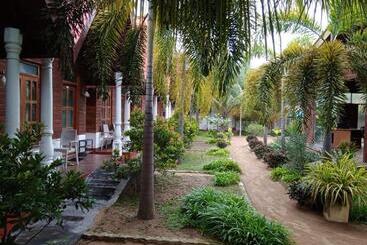 هتل Elegant Green Beach Resort