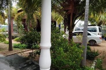 هتل Elegant Green Beach Resort