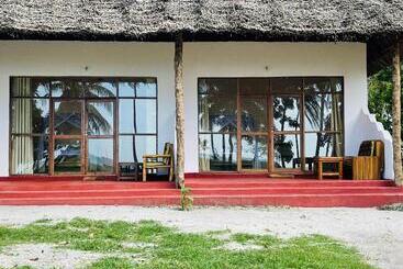 هتل Maisara Mafia Beach Lodge