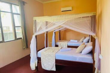 هتل Maisara Mafia Beach Lodge