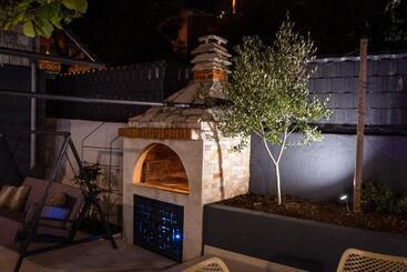 Villa View Mostar With Jacuzzi & Seasonal Heated Pool
