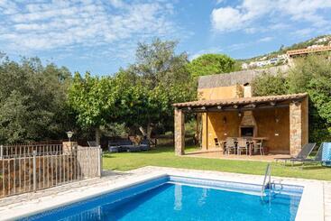 Villa With Great Mountain Views
