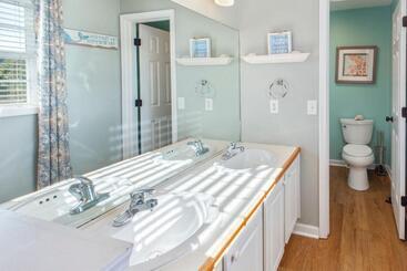 5170 Rva Hideaway 1 Mile To Beach