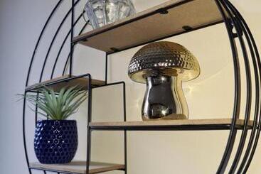 Characterful 2 Bed Apartment   Spacious & Comfy