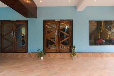 Fabhotel Blueark