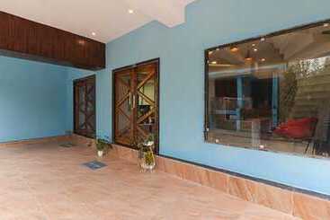 Fabhotel Blueark