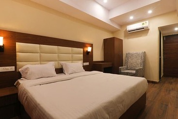 Fabhotel Blueark