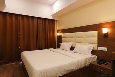 Fabhotel Blueark