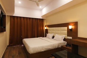 Fabhotel Blueark