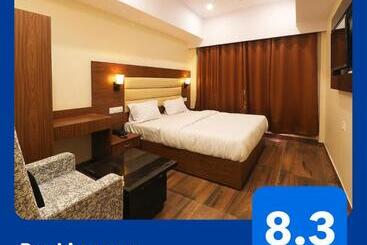 Fabhotel Blueark