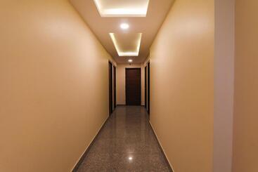 Fabhotel Blueark