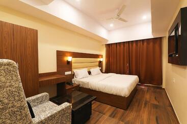 Fabhotel Blueark