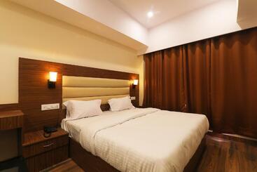 Fabhotel Blueark