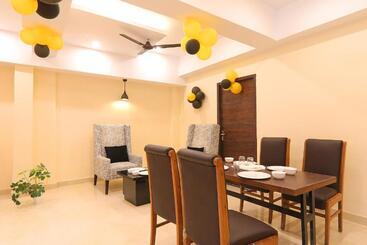 Fabhotel Blueark