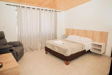 پانسیون Casa Lourdes