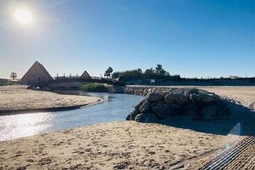 Beachfront And Peaceful Apartment