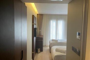 تختخواب و صبحانه The Biancho Hotel Old City   Special Category