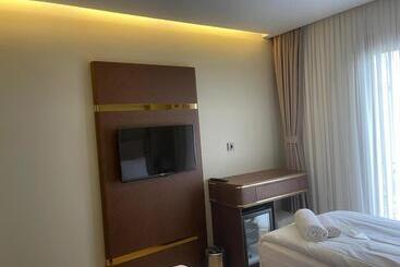 تختخواب و صبحانه The Biancho Hotel Old City   Special Category