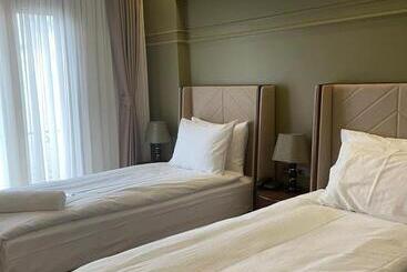 تختخواب و صبحانه The Biancho Hotel Old City   Special Category