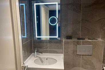 تختخواب و صبحانه The Biancho Hotel Old City   Special Category