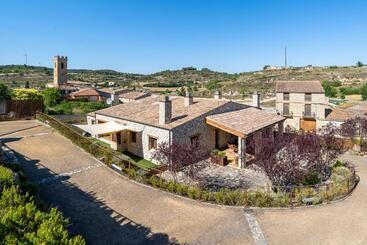 El Clos 4