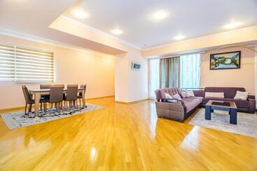هتل Port Baku Residance 710 A