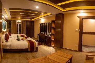 هتل Satkar Pvt Ltd