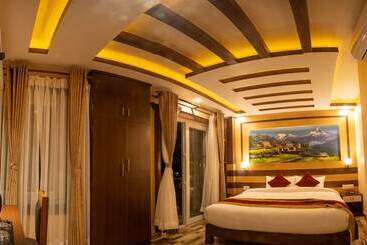 هتل Satkar Pvt Ltd